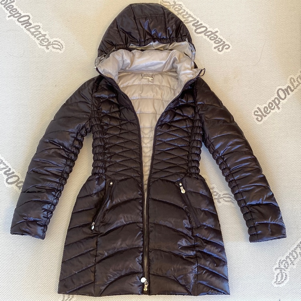 Laundry by Shelli Segal long down puffer, hood, Small, stretch waist